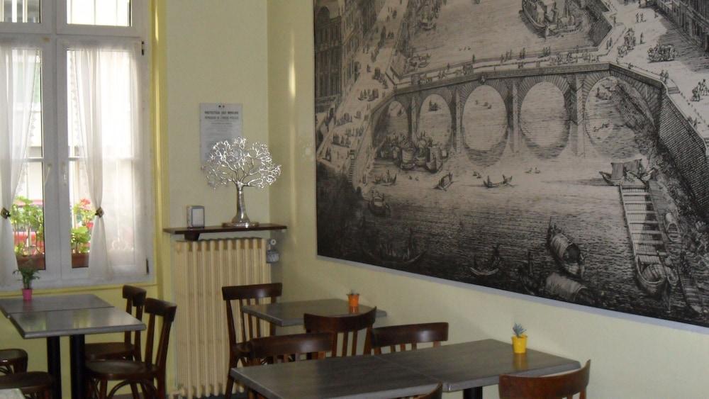 Hotel Jean Bart Париж Екстериор снимка