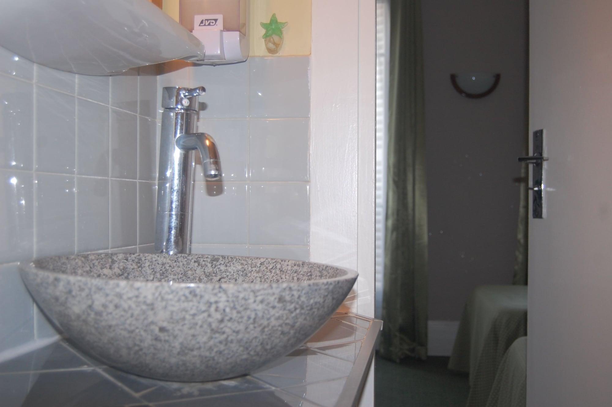 Hotel Jean Bart Париж Екстериор снимка